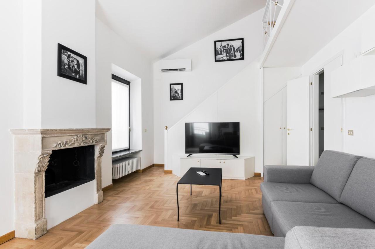 Apartamento Living Brera, a unique experience - Vicolo Fiori Milán Exterior foto