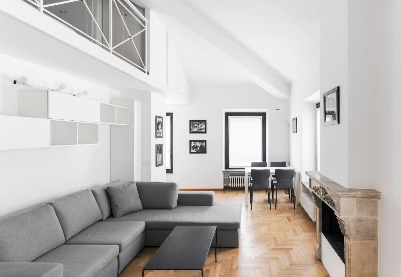 Apartamento Living Brera, a unique experience - Vicolo Fiori Milán Exterior foto