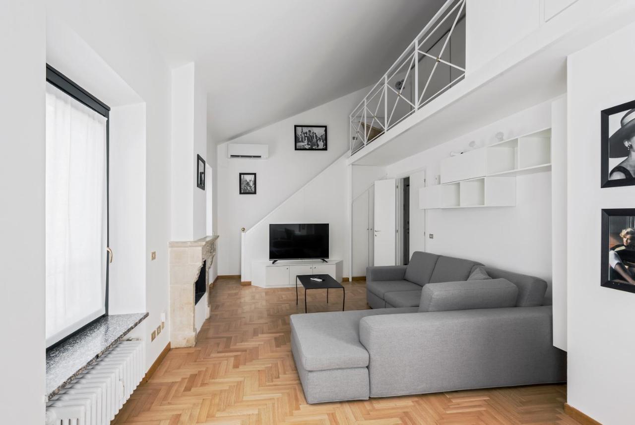 Apartamento Living Brera, a unique experience - Vicolo Fiori Milán Exterior foto