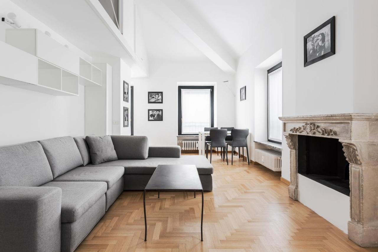 Apartamento Living Brera, a unique experience - Vicolo Fiori Milán Exterior foto
