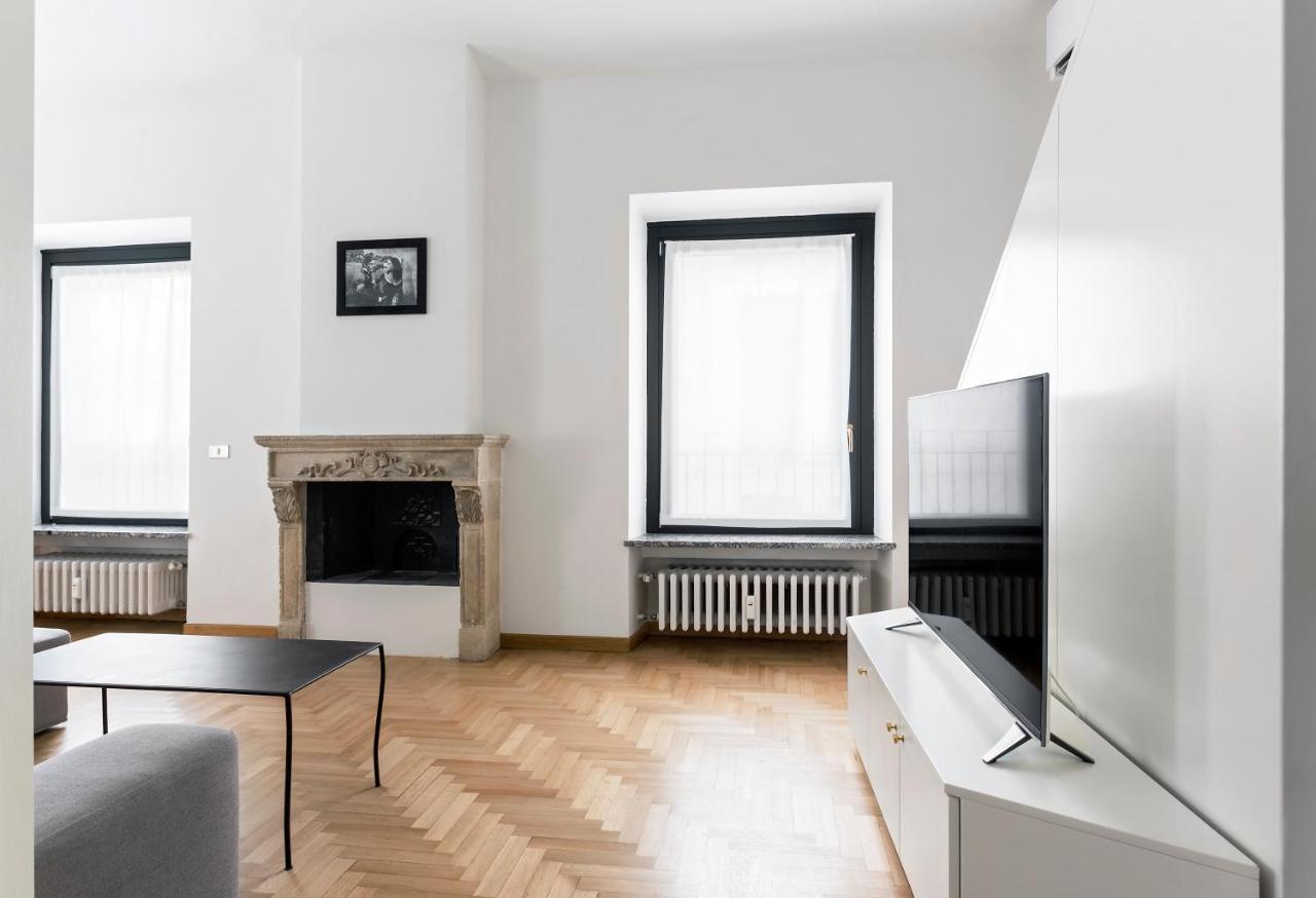 Apartamento Living Brera, a unique experience - Vicolo Fiori Milán Exterior foto