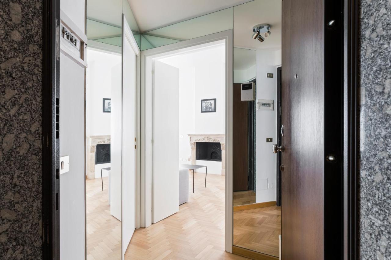 Apartamento Living Brera, a unique experience - Vicolo Fiori Milán Exterior foto