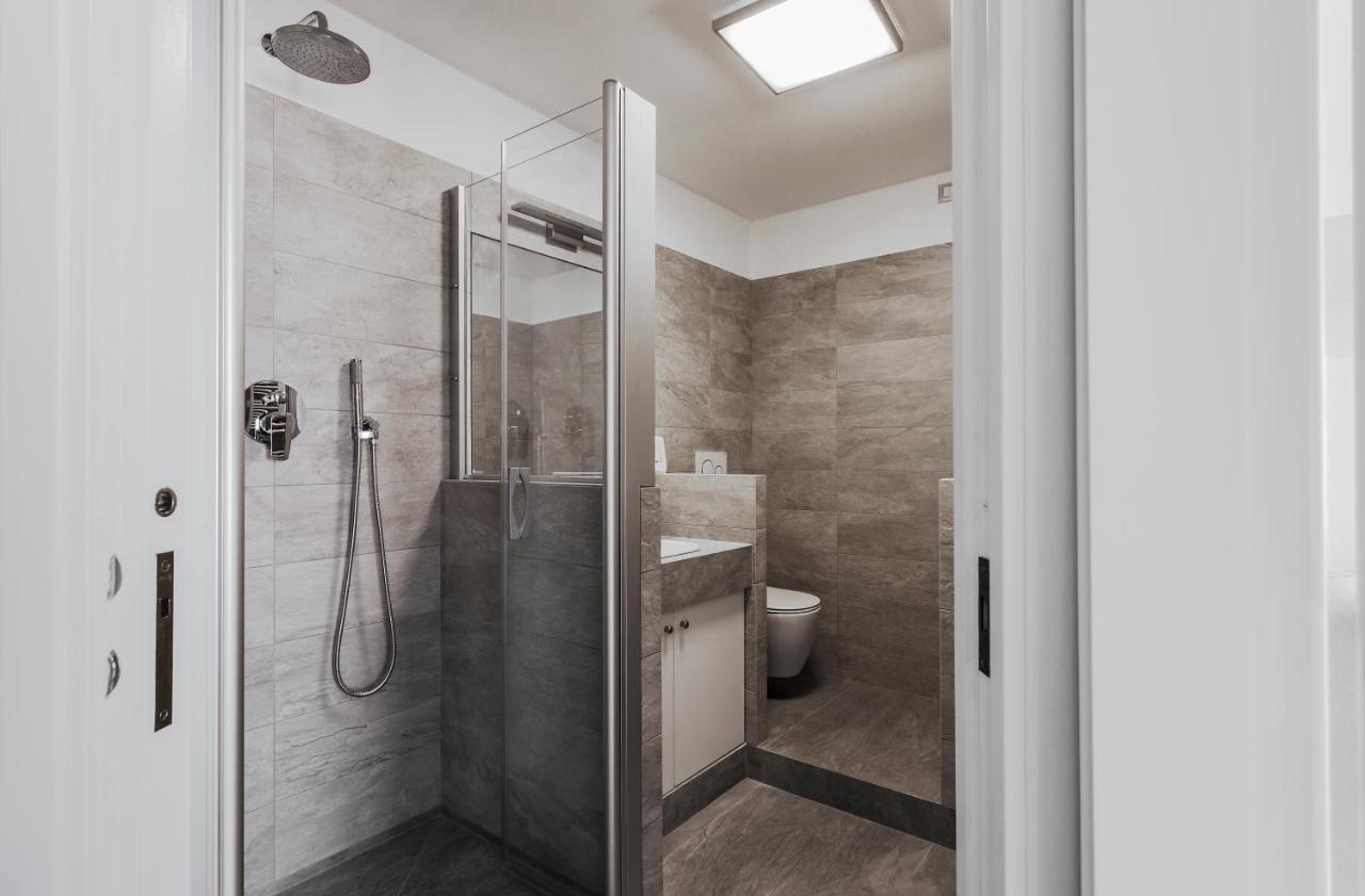 Apartamento Living Brera, a unique experience - Vicolo Fiori Milán Exterior foto